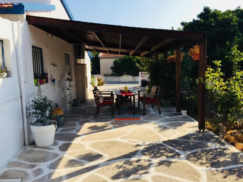 Artist Cottage In Dromolaxia Lárnaca Exterior foto